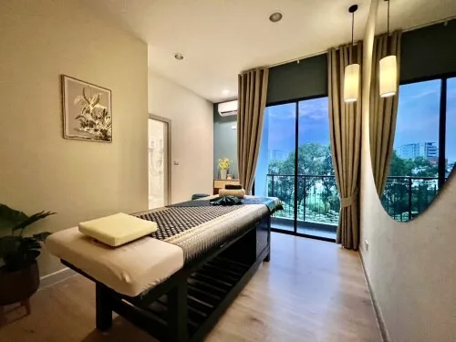 Arom Exclusive ·  รูปที่ 1